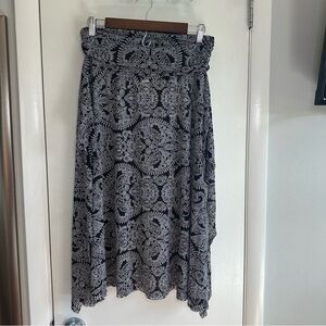 Stylus Paisley Mesh Midi Skirt. Black and White. Size: L/XL